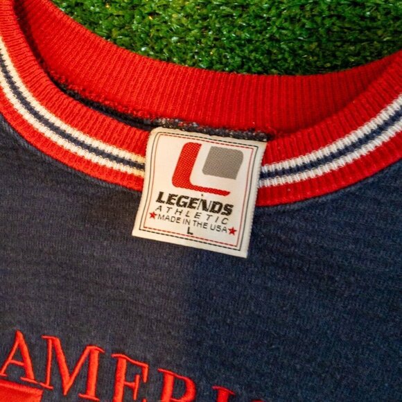 VINTAGE LEGENDS ATHLETIC MENS SWEATER AMERICA SPELL OUT RED WHITE BLUE FLAG SZ L - Picture 2 of 6